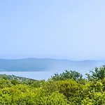 1 With Pool Island Krk By Guid * 里斯卡