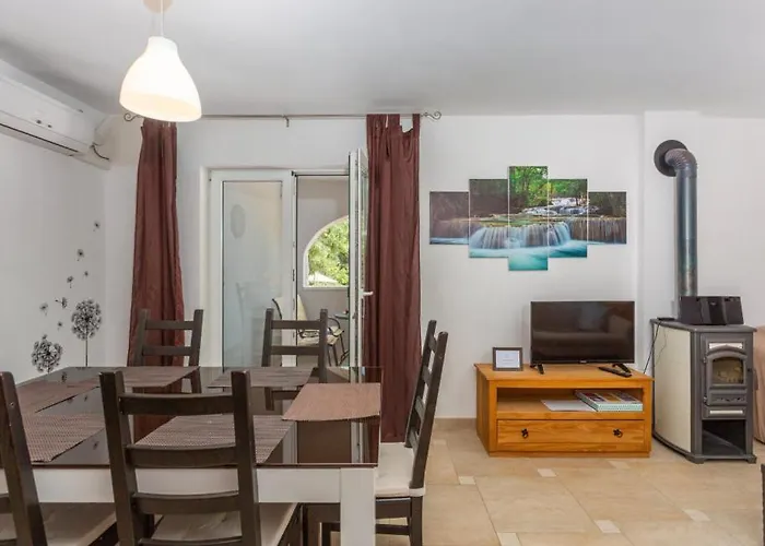 Vila 1 With Pool Island Krk By Guid Risika
